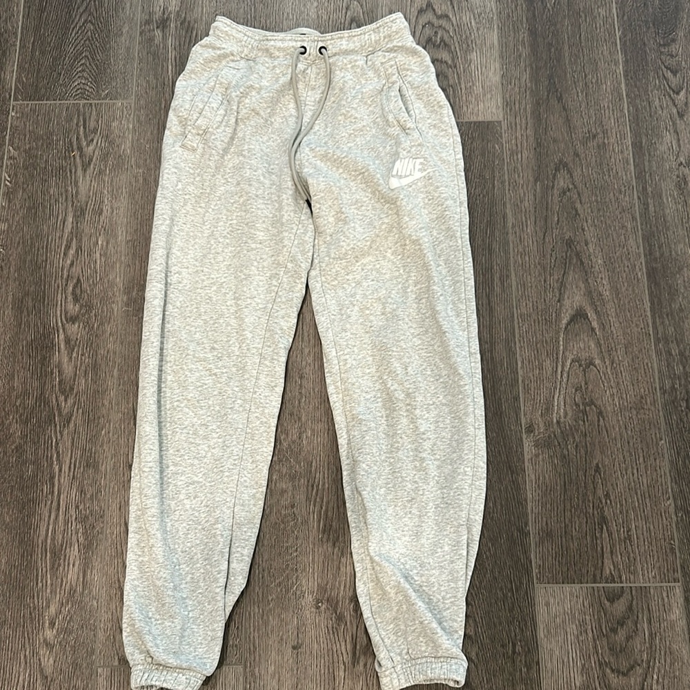 Nike Heather Gray Jogger Sweatpants
